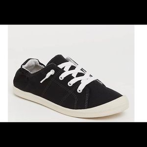 Torrid sneakers size 7 NWT